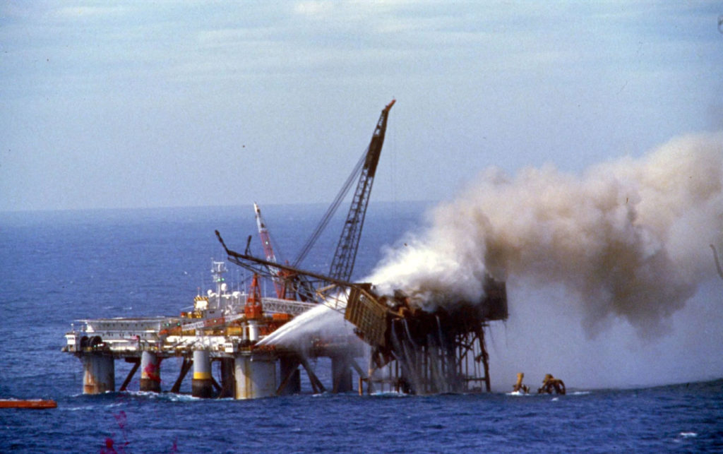 Пожар на нефтяной платформе Piper Alpha 6 июля 1988 года