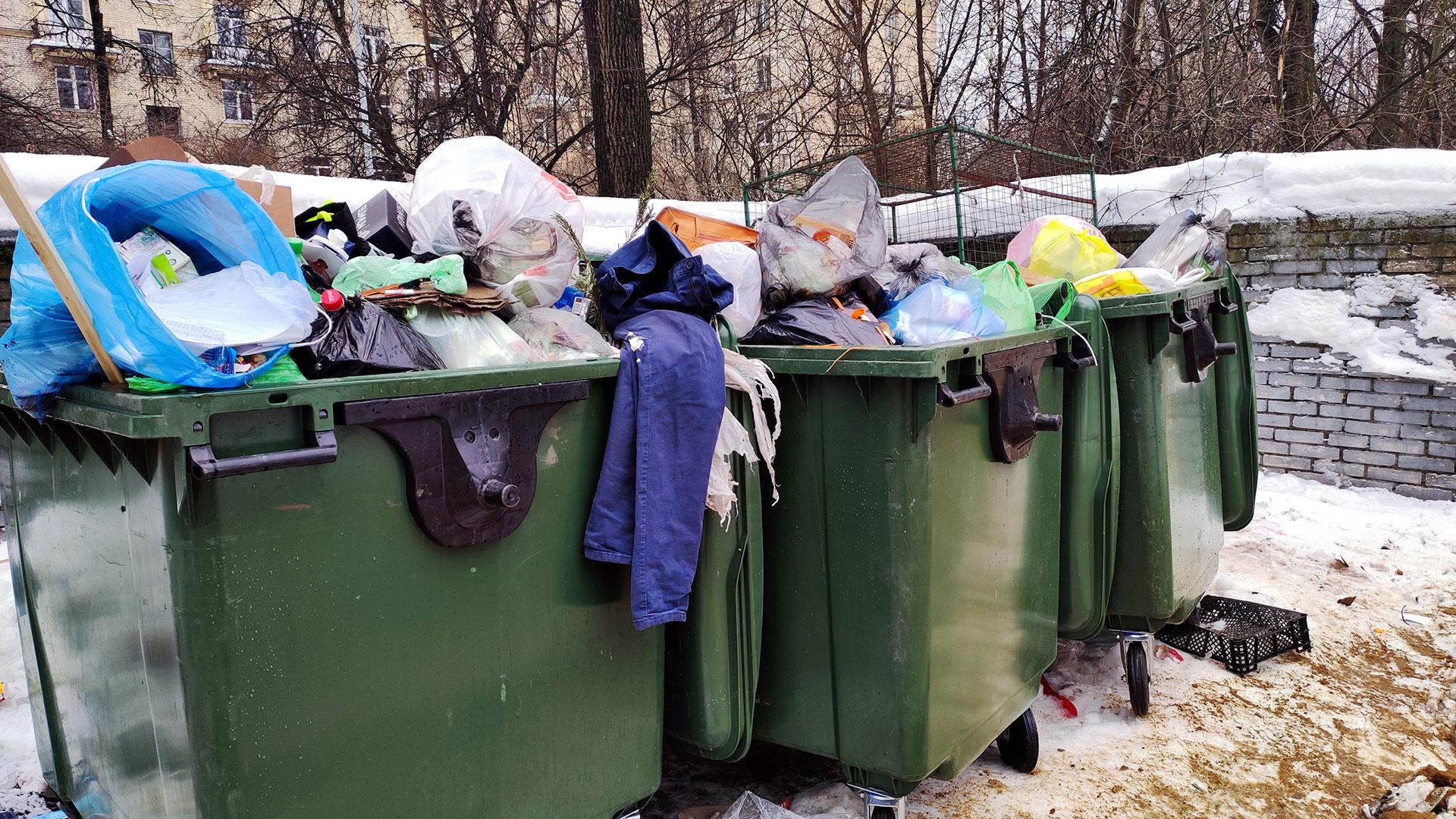 Какой мусор можно выбрасывать в контейнер во дворе?