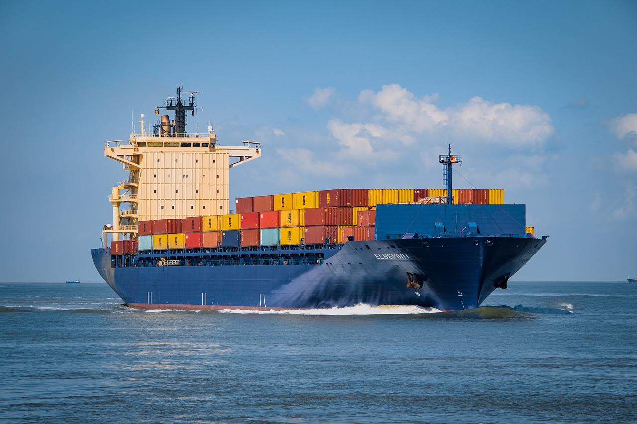 Морские перевозки: в чем плюсы, где заказать доставку груза