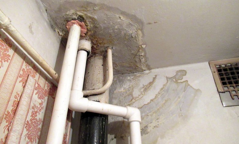 Куда обращаться, если течет крыша в многоквартирном доме?