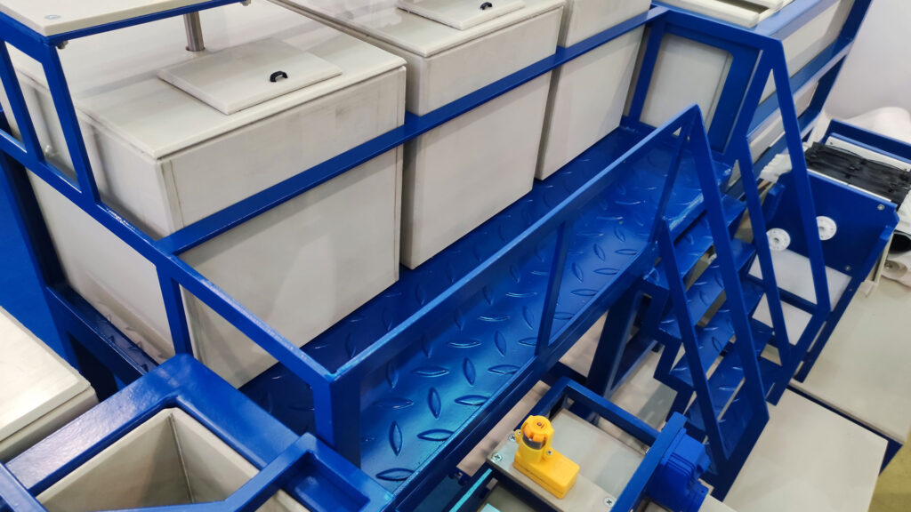 Верхний ярус модульной системы фильтрации воды