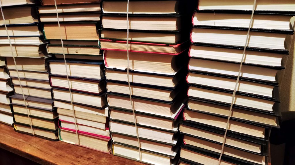 Где можно сдать книги за деньги?