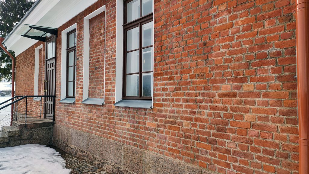 Как кирпич помогает поддерживать комфортную температуру в помещении?