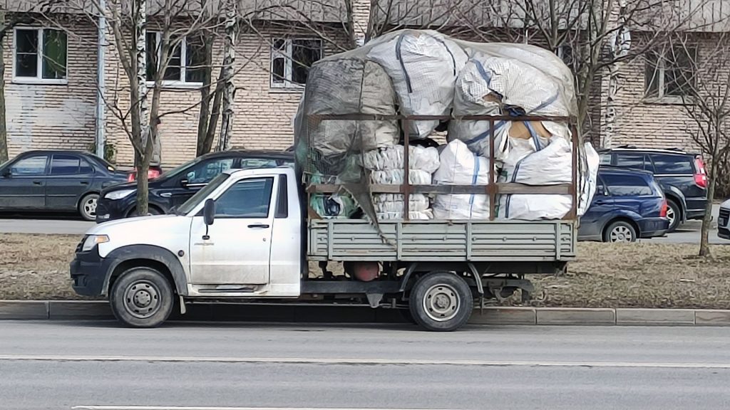 Как найти автомобиль для перевозок в незнакомом городе: практическое руководство