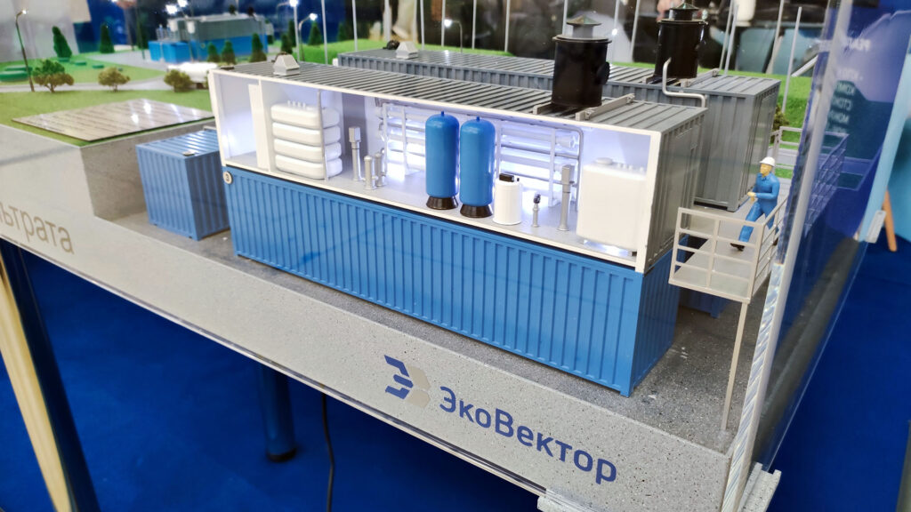Макет очистных сооружений фильтрата на стенде ЭкоВектор