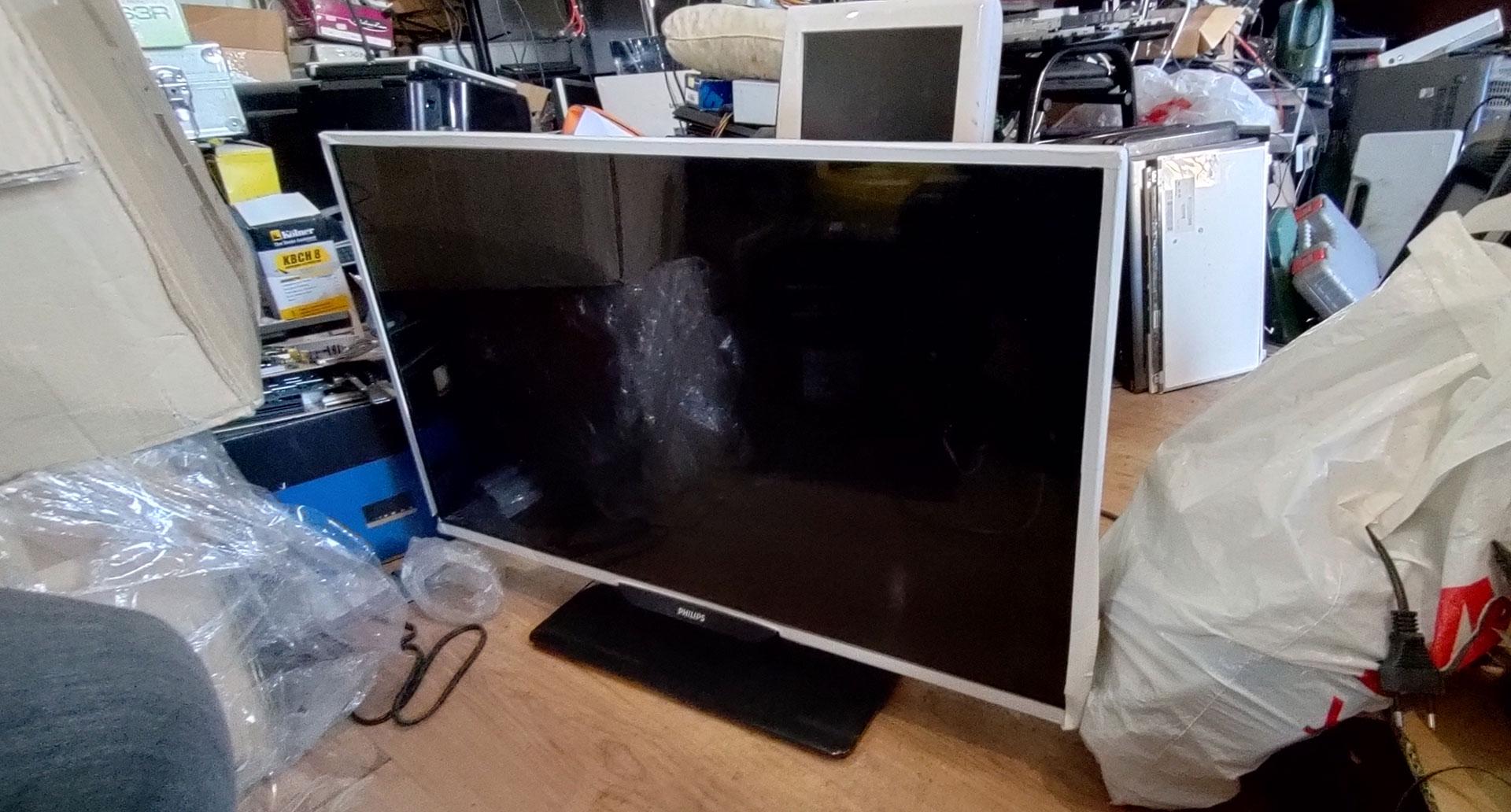 Утилизация телевизоров. Куда сдать нерабочий телевизор за деньги в Хабаровске. Куда можно сдать поломанный айпад в Махачкале.