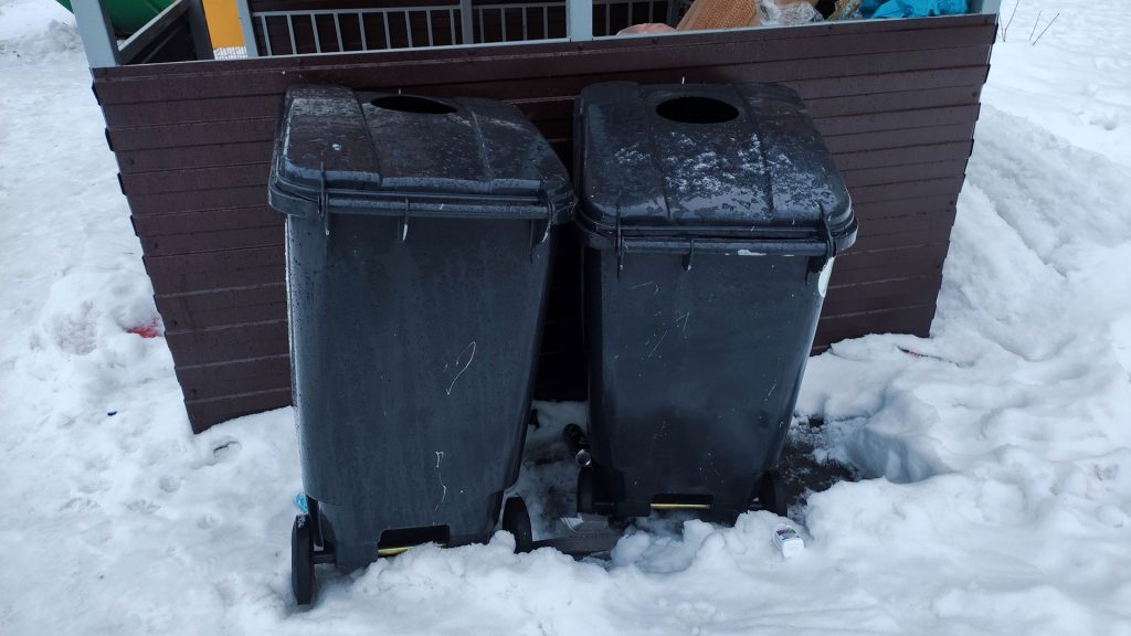 Серый бак для отходов