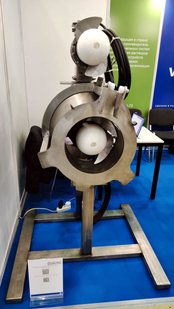 Вертикальный миксер VDK с лопастями и электроприводом