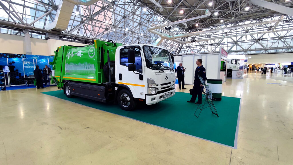 Электрический мусоровоз Драйв Электро на выставке WASMA 2025